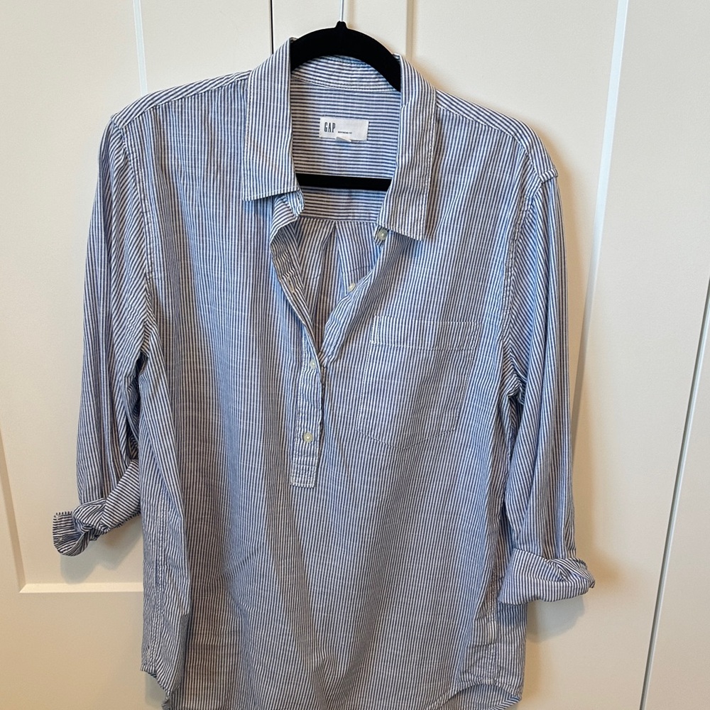 GAP Women's Blue and White Striped Blouse